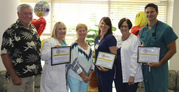 Celebrating Excellent Care are (l-r) Phil Donahue, Nurse Practitioner Charlene Madanat, Marion Donahue, Anne Villalobos, RN, Sherry Daisey, RN and Dr. Robert Myers, interventional cardiologist. Celebrating Excellent Care are (l-r) Phil Donahue, Nurse Practitioner Charlene Madanat, Marion Donahue, Anne Villalobos, RN, Sherry Daisey, RN and Dr. Robert Myers, interventional cardiologist.
