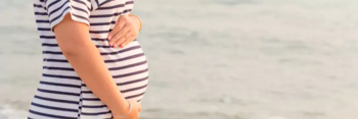 Image file: pregnant-woman-on-beach_dreamstime_xl_71214537.jpg