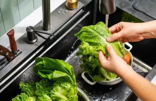 Washing lettuce