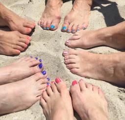 Content image: toes Image file: toes